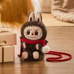 THE MONSTERS Classic Series-Plush Doll Shoulder Bag -Figurine Soldes Magasin 20241121 092240 645072 5 1200x1200